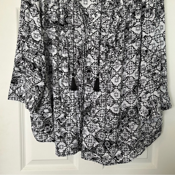 Ava & Viv Covered Button Black and White‎ Patterned Blouse 3/4 Sleeve - Picture 5 of 8